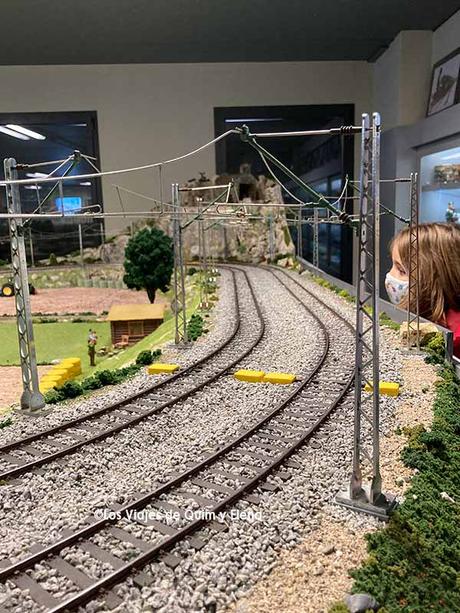 Éric no se pierde detalles