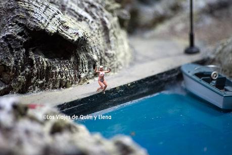 Un bañito a escala en Màgic Món del Tren