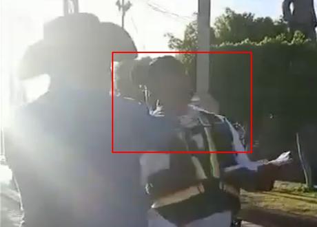 (video) Cachetea a policía vial e intenta huir del lugar