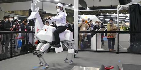 Kawasaki muestra un robot eléctrico parecido a una cabra.