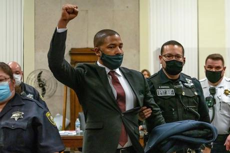 Jussie Smollett ha sido trasladada a una nueva celda de la prisión: la Oficina del Sheriff Según su hermano, Smollett está en el pabellón psiquiátrico de la prisión.