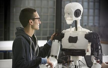 Tres supuestas barreras a una posible amistad robots-personas