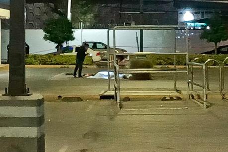 Ejecutan a hombre en el estacionamiento de Plaza Citadina