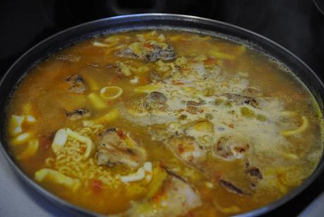 Receta de fideuá con conejo y marisco paso a paso Receta de fideuá con conejo y marisco paso a paso