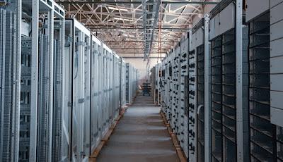 Rusia tiene graves problemas de almacenamiento tecnológico tras la huida de Google y Microsoft: cuenta atrás para que la nube les falle Rusia tiene graves problemas de almacenamiento tecnológico tras la huida de Google y Microsoft: cuenta atrás para que la nube les falle