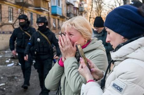 Rusia atacó un colegio, una guardería y viviendas en Kiev