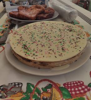 Tarta huesitos blanco y negro