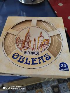 Tarta huesitos blanco y negro