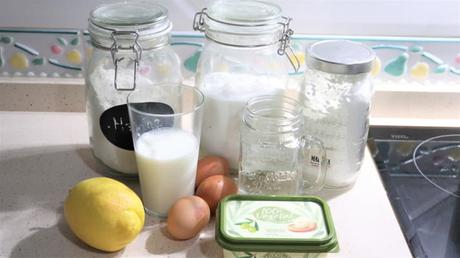 Los ingredientes necesarios para hacer tarta de crepe de crema de limón en Thermomix