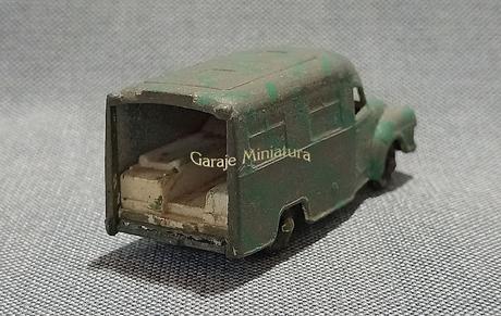 Ambulancia Bedford Lomas de Matchbox de principios de los años sesenta
