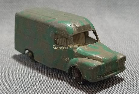Ambulancia Bedford Lomas de Matchbox de principios de los años sesenta