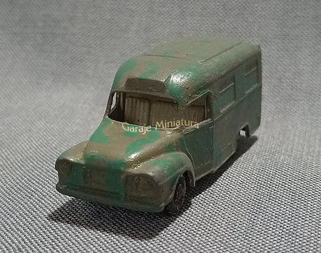 Ambulancia Bedford Lomas de Matchbox de principios de los años sesenta