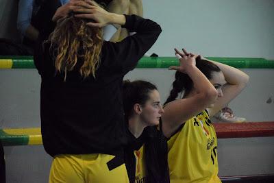 Galería de clics del Bàsquet Femení Sant Adrià-Basket Almeda (Liga Femenina 2)