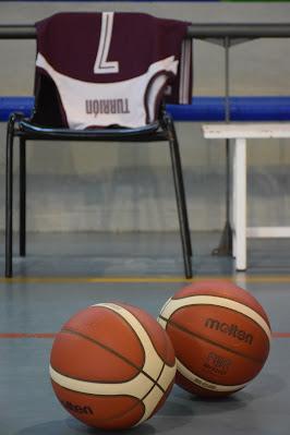 Galería de clics del Bàsquet Femení Sant Adrià-Basket Almeda (Liga Femenina 2)