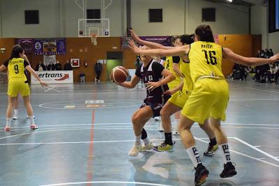 Galería de clics del Bàsquet Femení Sant Adrià-Basket Almeda (Liga Femenina 2)