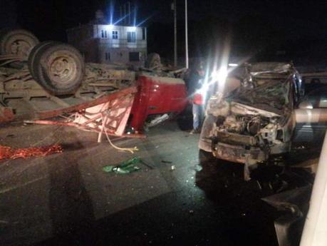 Fuerte accidente en Periférico Oriente : dos lesionados