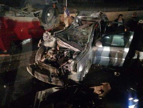 Fuerte accidente en Periférico Oriente : dos lesionados