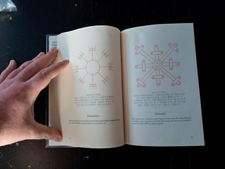 Foto-reseña del Galdraskræða, de Skuggi (2013) Foto-reseña del Galdraskræða, de Skuggi (2013)