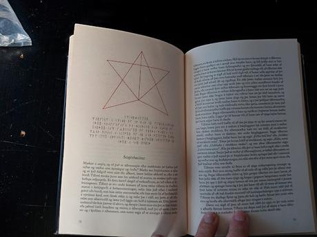 Foto-reseña del Galdraskræða, de Skuggi (2013) Foto-reseña del Galdraskræða, de Skuggi (2013)