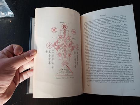 Foto-reseña del Galdraskræða, de Skuggi (2013) Foto-reseña del Galdraskræða, de Skuggi (2013)