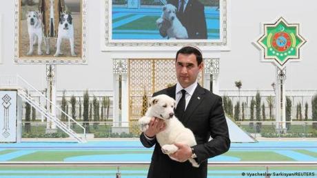 Berdimujamédov: líder de Turkmenistán prohibió la barba y la palabra coronavirus
