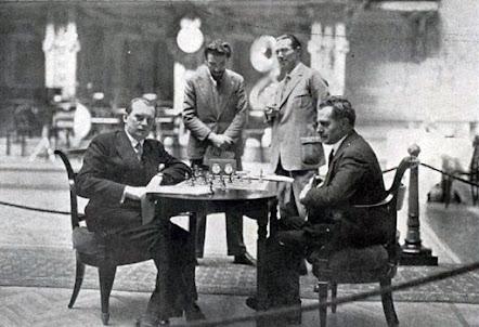 Lasker, Capablanca y Alekhine o ganar en tiempos revueltos (337)