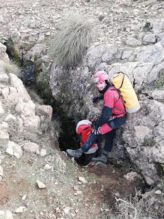 Volvemos a la carga, espeleología pura y dura