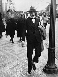 FERNANDO PESSOA Y SU ATRACCIÓN POR LISBOA: «LISBOA Y SUS CASAS DE VARIOS COLORES…/ A FUERZA DE MONOTONÍA ES DIFERENTE»