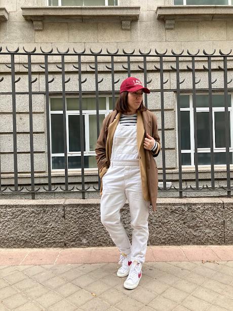 THE RED TOUCH.- THE RED TOUCH.-