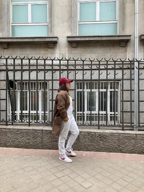 THE RED TOUCH.- THE RED TOUCH.-