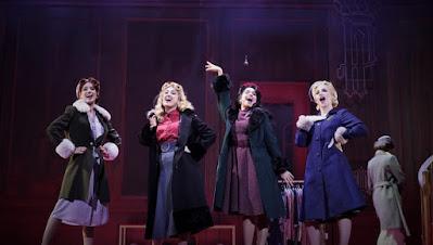 El Tiempo Entre Costuras, Un Traje Muy Bien Confeccionado.