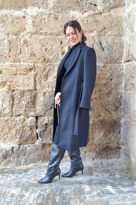BLACK MIDI SKIRT