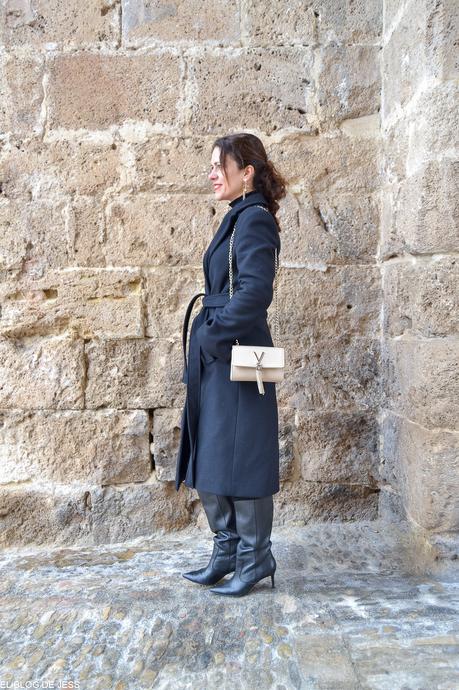 BLACK MIDI SKIRT