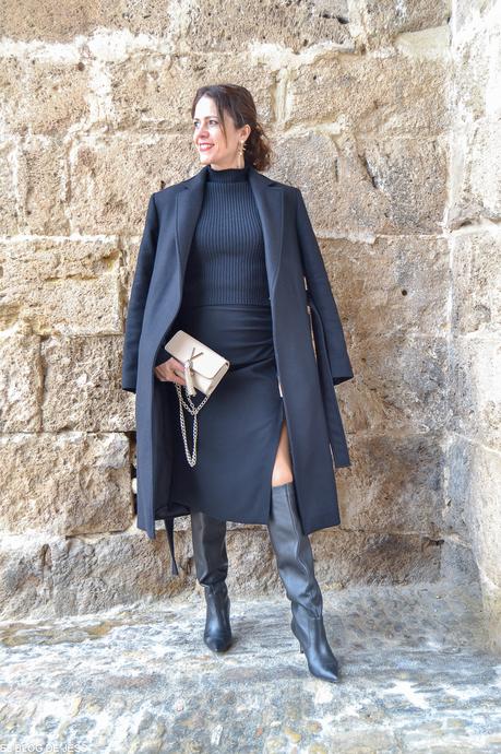 BLACK MIDI SKIRT