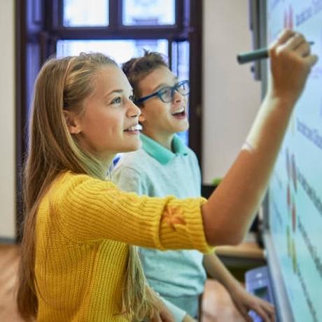 La educación de los hijos con el apoyo de academias de refuerzo escolar. Clases de refuerzo escolar: Ventajas.