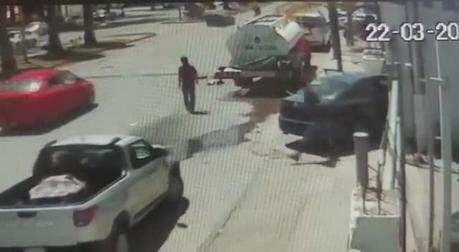 (Video) Buscan a conductor que atropelló a ciclista en Acceso Norte
