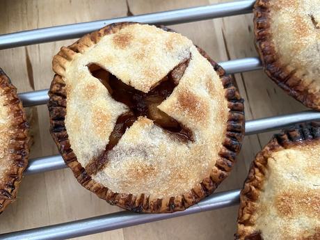 delikatissen tartitas de manzana postres de manzana mini pies de manzana mini apple pies galletas rellenas de manzana empanadillas de manzana easy apple dessert apple pie  