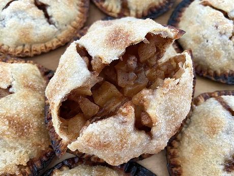delikatissen tartitas de manzana postres de manzana mini pies de manzana mini apple pies galletas rellenas de manzana empanadillas de manzana easy apple dessert apple pie  