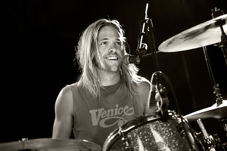 Nos ha dejado Taylor Hawkins de Foo Fighters, a los 50 años de edad