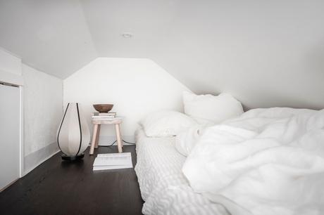 delikatissen tiny scandinavian penthouse scandinavian style scandi cozy mini ático nórdico decoración pisos pequeños decoración nórdica  