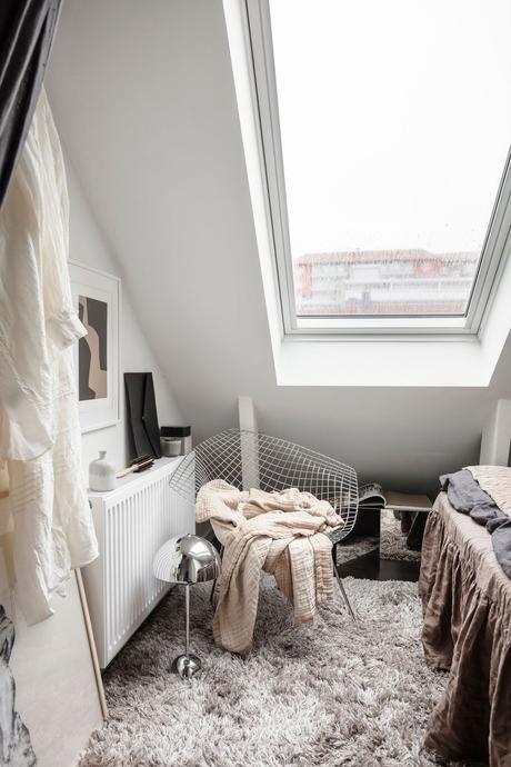 delikatissen tiny scandinavian penthouse scandinavian style scandi cozy mini ático nórdico decoración pisos pequeños decoración nórdica  