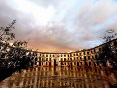 Belleza y simetría en la Plaza Ochavada de Archidona