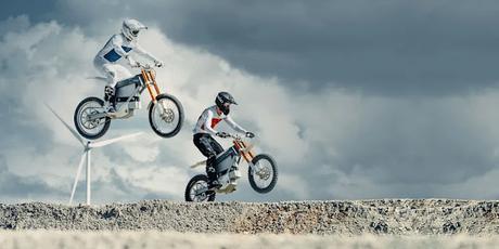 Cake: Motocicletas de papel.