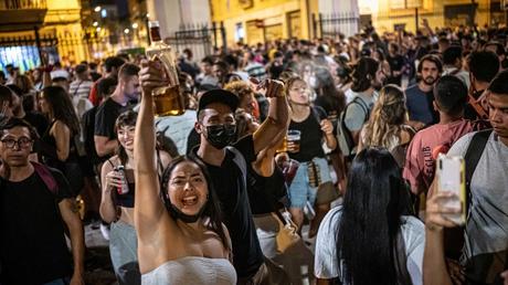 La generación del botellón y la cultura juvenil en la España gobernada por la izquierda