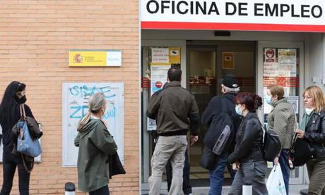 El aviso del SEPE por un documento para la Renta 2021-2022 que puedes descargarte vía SMS