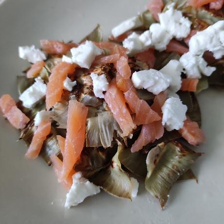 FLOR DE ALCACHOFA CON FETA Y SALMON