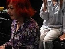 Querida mamá guiando hiedra