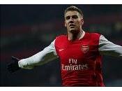 Bendtner, extraño delantero
