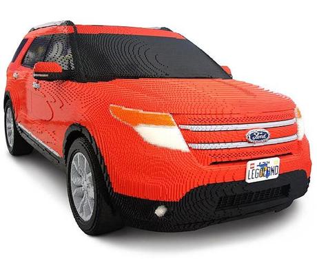 Ford Explorer a tamaño real hecho con piezas LEGO