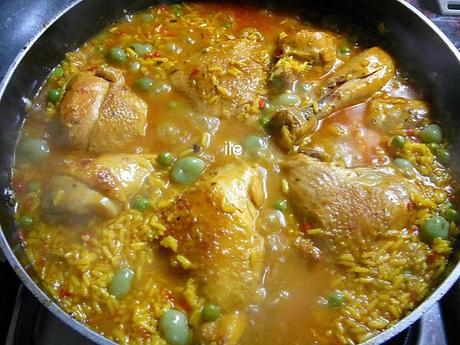 Pollo con arroz y papines andinos Pollo con arroz y papines andinos